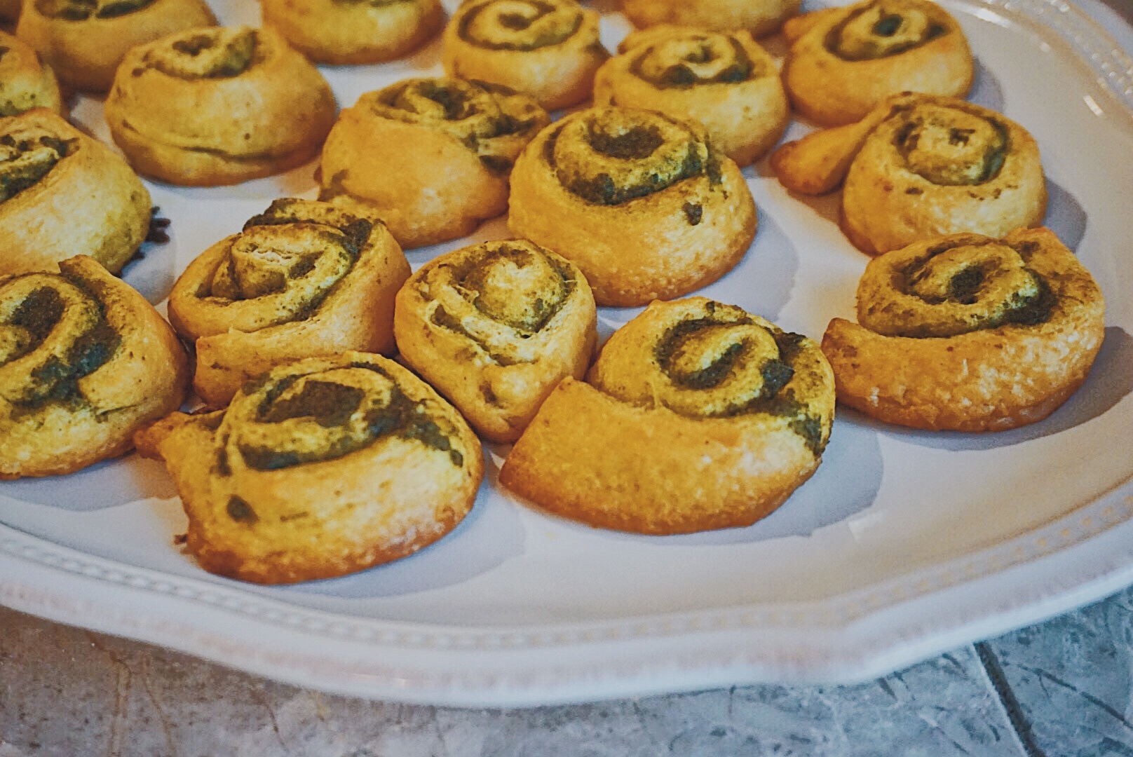 Easy Pesto Pinwheels