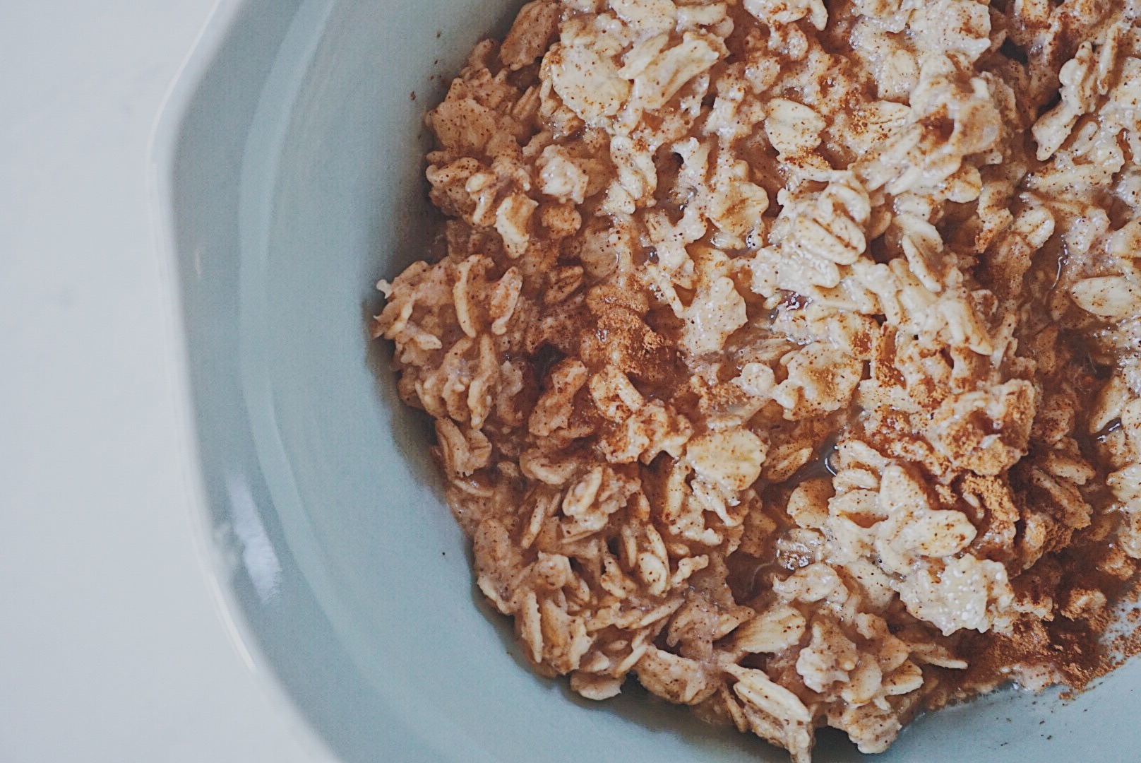 Cinnamon Roll Oatmeal - Everyday Chiffon: Lifestyle Blogger